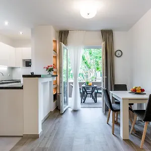 https://top-location-apartment-park.splithotels.org